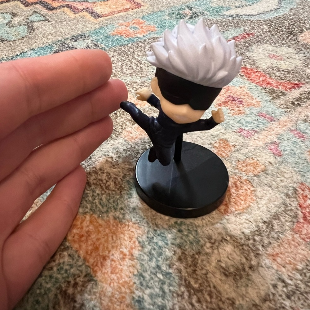 Gojo Figure - Picture 3 of 3